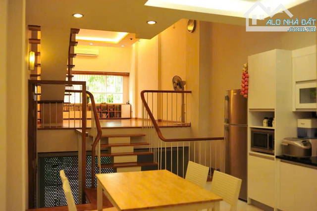 Siêu vip- phân lô vỉa hè- Phố Hoàng Quốc Việt 55m*5T giá 28tỷ