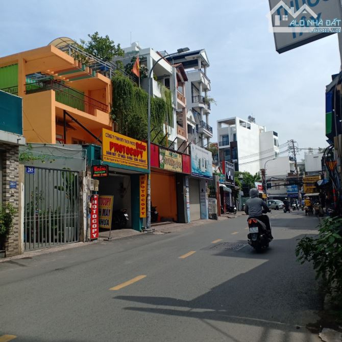 Bán nhà hẻm xe hơi đường Cửu Long, phường 2, Tân Bình. DT: 10x12m, cấp 4, giá 16,5 tỷ