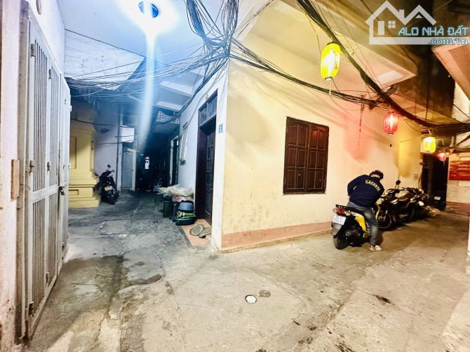 BÁN HÀNG HIẾM PHỐ HÀNG BÚN- BA ĐÌNH-SỔ VUÔNG-NỞ HẬU-4 TẦNG- MT 4m- NHỈNH 6 TỶ