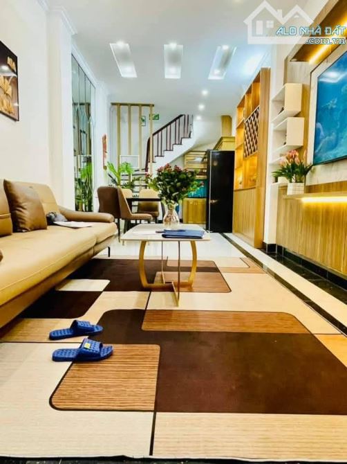 HƠN 5 TỶ CÓ NHÀ ĐẸP DÂN XÂY 6 TẦNG NGAY GẦN PHỐ LÊ TRỌNG TẤN THANH XUÂN