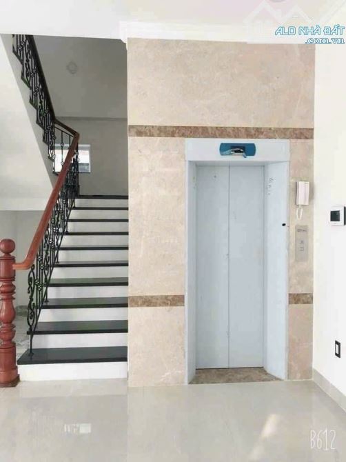Biệt thự bạch đằng bình dương vị tri siêu vip  216m