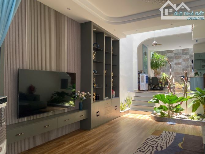 BÁN BIỆT THỰ MINI HẺM NAM KỲ KHỞI NGHĨA ( DT: 139M2) 1TR2L + GIÁ 11 TỶ 5