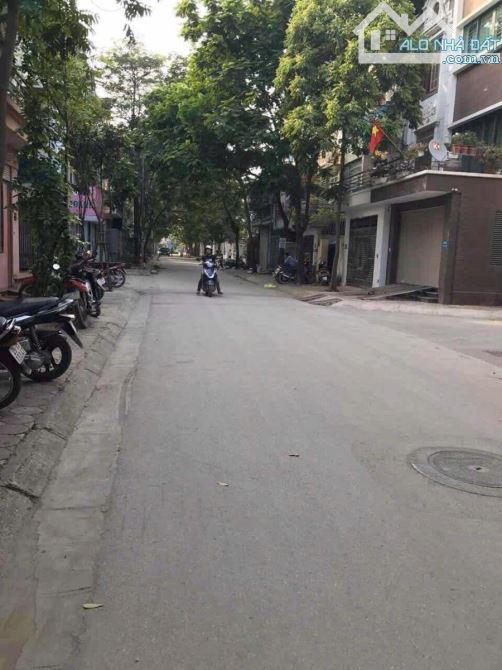 Cần Bán Nhà Liền Kề KĐT Văn Quán Hà Đông 78m2 5 Tầng MT4.5m Vị Trí KD.