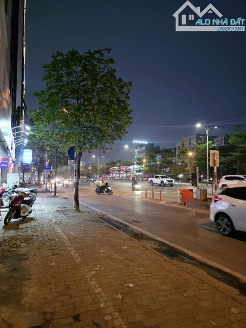 BÁN ĐẤT ĐÀM QUANG TRUNG 4 CHỖ NGẤT TRONG ĐẤT KHUÔN GIÁ CỰC HỢP LÝ