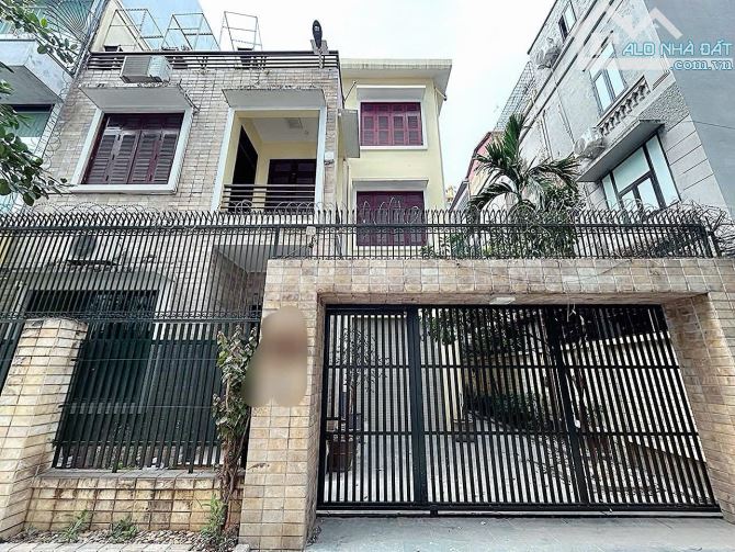 Cần bán gấp đất mễ trì hạ diện tích 65m mặt tiền 5,6 giá 12,8 tỷ lô góc oto tránh