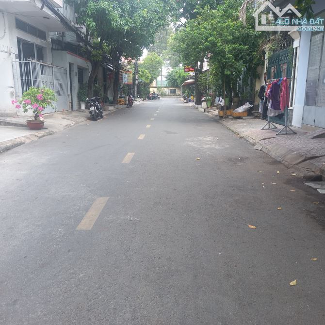 Hẻm nhựa 8m, 106m2, Ngang 5.2m, Đường Lê Thị Hồng, Q. Gò Vấp