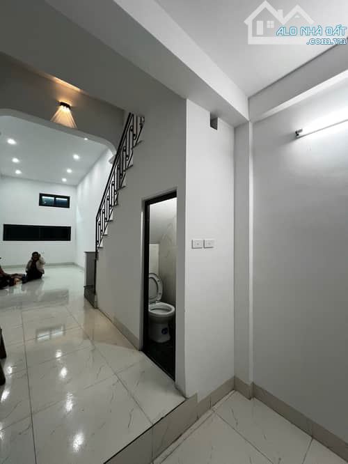TRƯƠNG ĐỊNH MẶT NGÕ Ô TÔ KINH DOANH