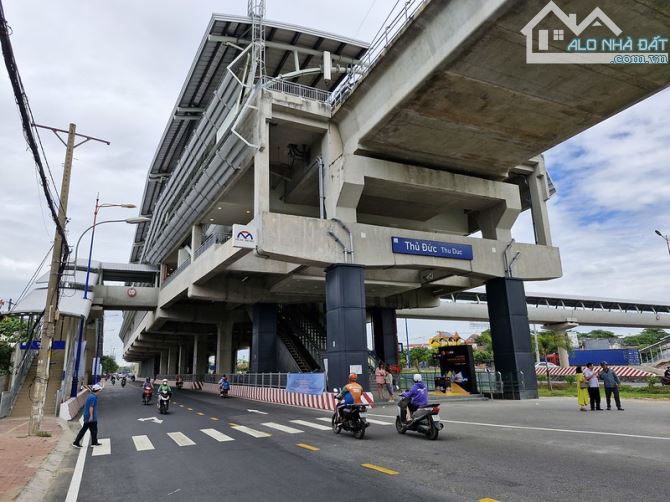 BIỆT THỰ 5 TẦNG DÙNG 525M,  300TR, GA METRO THẢO ĐIỀN – CHỈ 19 TỶ, SÁT LANDMARK 81 CHỈ 5PH