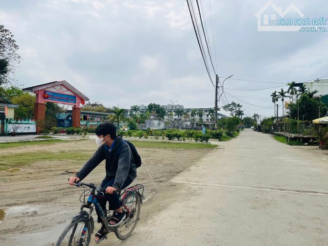 BÁN ĐẤT 3 MẶT TIỀN KIỆT Ô TÔ GẦN ROYAL PARK, ECO GARDEN