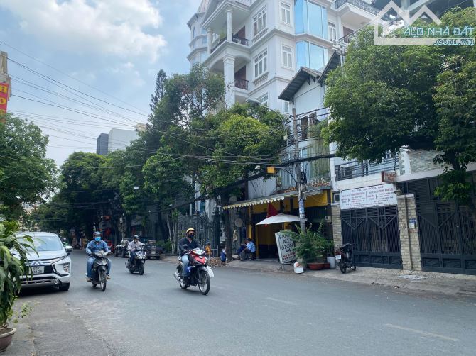 Biệt Thư Mặt Tiền Đường C18 ngay cổng vào nhà ga T3 8x21m Hầm 5 tầng 4x Tỷ nội thất NK