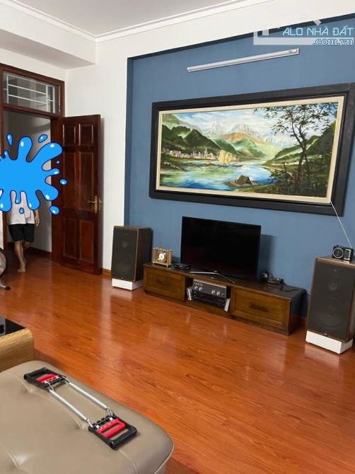 Bán nhà riêng phố Chùa Láng, Đống Đa. 106 m2, x 3T x Mt 5m. Lô góc 2 thoáng ngõ thông ô tô