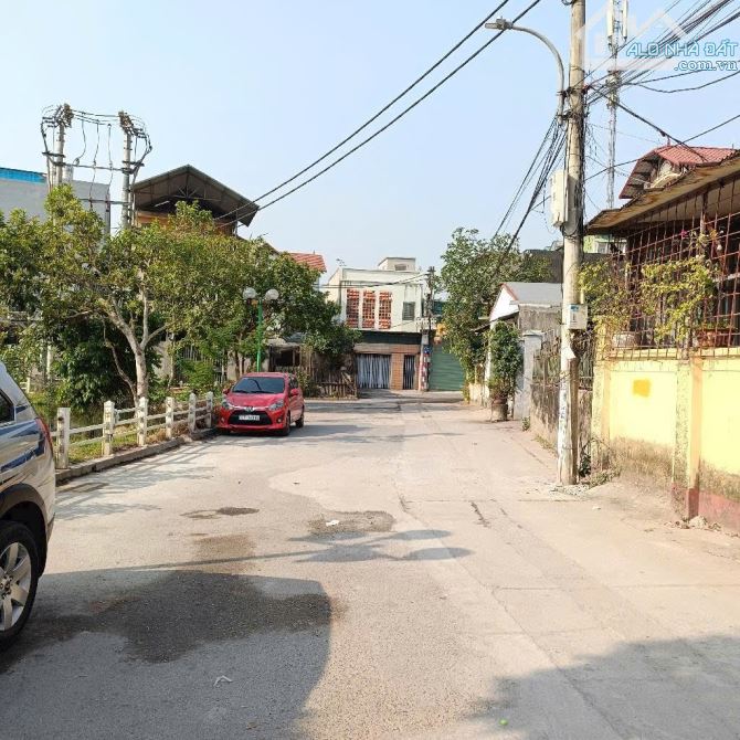 BÁT KHỐI GIA LÂM. VIU HỒ. BÁN ĐẤT 39M. MT 5.8. NHỈNH 3 TỶ