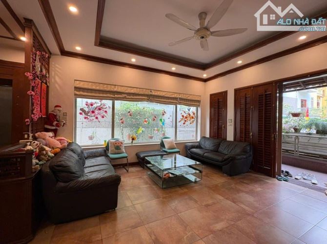 Biệt thự Vườn Đào 2 mặt phố - Đẳng cấp, sang chảnh -View siêu đẹp -Khu ViP toàn quan chức