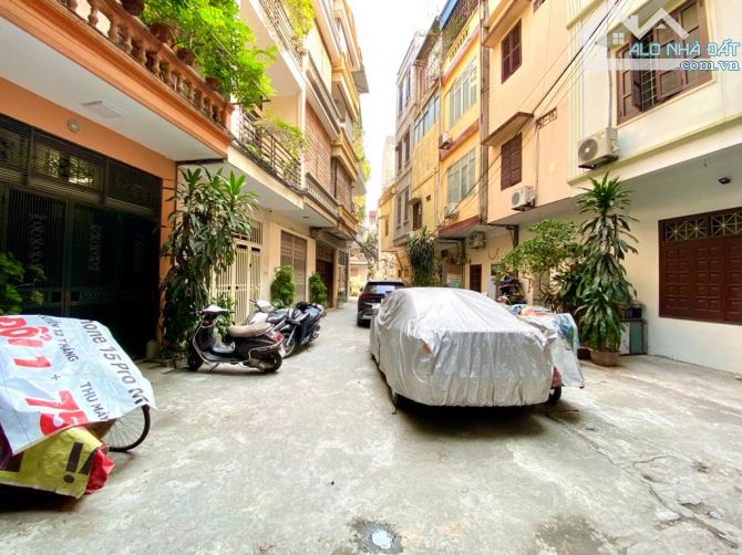 Bán nhà phân lô Phan Kế Bính, Ba Đình, ngõ rộng 2 ô tô tránh, vài bước ra phố. Giá 16.3 tỷ