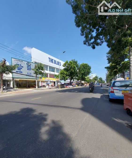 Cho thuê nhà căn góc 2 mặt tiền đường lớn Trần Hưng Đạo - Nguyễn Văn Trỗi