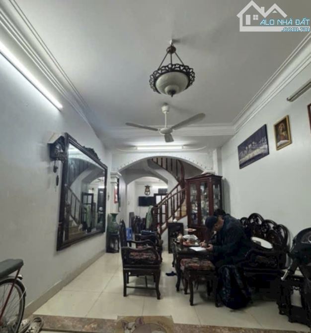 Lê Thanh Nghị 43m2. Giá 11.3 tỷ (có TL)