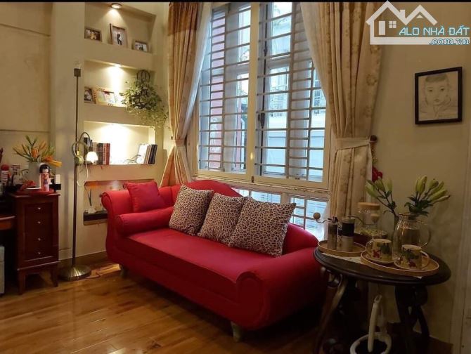 BÁN GẤP NHÀ 4 TẦNG PL NGÕ HUỲNH THÚC KHÁNG.DT:65M2.NGÕ Ô TÔ TRÁNH,CÓ VỈA HÈ,Ô TÔ CHẠY VÒNG
