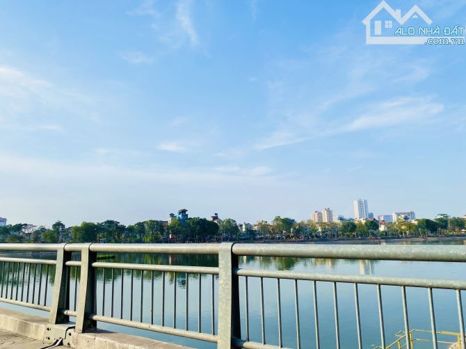 CỰC ĐỘC - BT ĐƠN LẬP BÁN ĐẢO LINH ĐÀM - 7 TẦNG (6 NỔI + 1 HẦM) - THANG MÁY - LÔ GÓC 3 MẶT