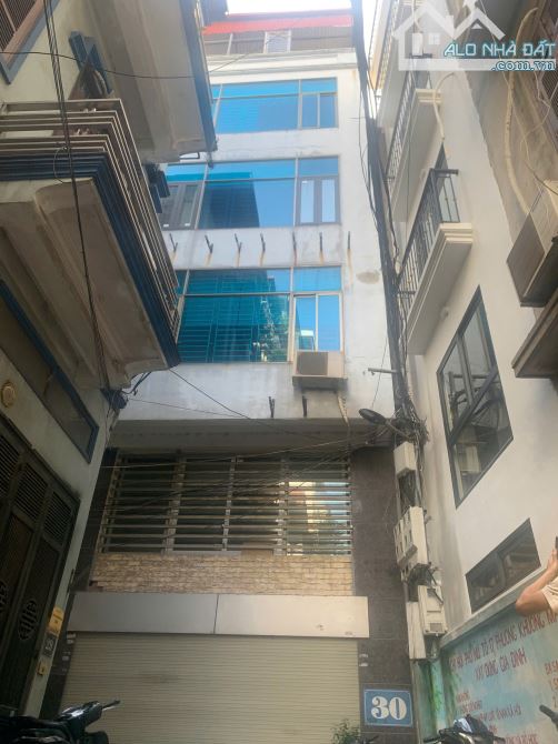 Cho thuê nhà phố Lê Trọng Tấn: 90m2 x 5 tầng, MT: 7,3m, thông sàn, nguyên căn, ngõ ô tô.
