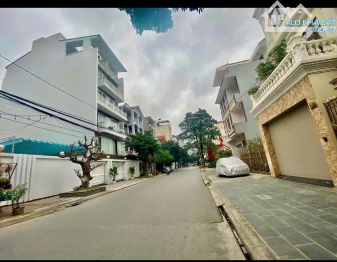 Bán lô đất  118 M mặt đường Hoàng Thế Thiện Đông Hải Hải An