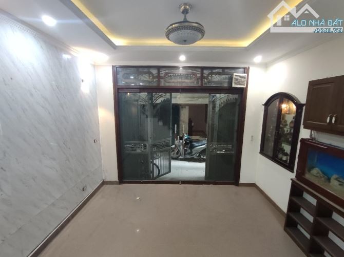 Bán nhà dân xây phố Lò Đúc DT45mx6T MT4,5m ngõ 3 gác tránh cách 2 nhà ra  phố chỉ 10,6 tỷ