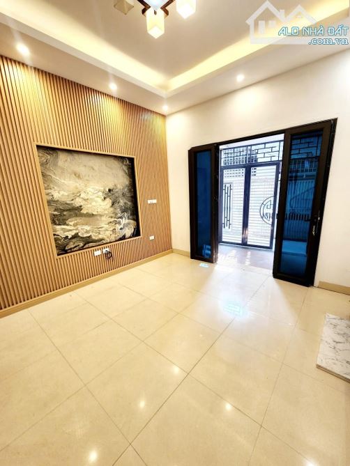 Bán Nhà Thạch Bàn  52m 4 tầng Dân xây chắc nịch 7,18 tỉ