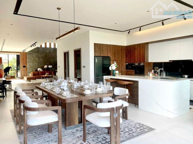 BIỆT THỰ VIỆT HƯNG – LONG BIÊN 200M² – MẶT TIỀN 10M – 3 TẦNG – GIÁ CHỈ 51 TỶ