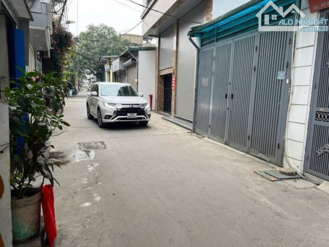 BÁN NHÀ MẶT NGÕ THÔNG – Ô TÔ TRÁNH  – ĐỊNH CÔNG THƯỢNG. 32m2, 8.45 tỷ