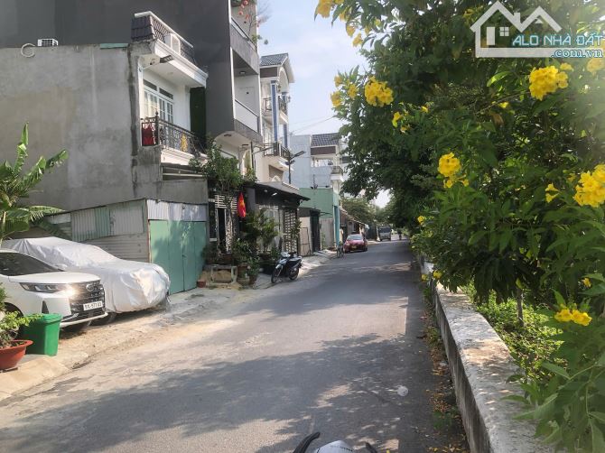 Bán Nhà Đường Tô Ngọc Vân Quận 12 đường 6m vỉa hè- 60m2- sẵn móng lên 3 lầu- chỉ hơn 4tỷ