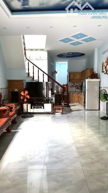 Ô TÔ TẢI THÔNG - 7CHỔ NGỦ SÂN - DIỆN TÍCH TO - GIÁ NHỎ XÍU - VƯỜN LÀI TÂN PHÚ GIÁP LŨY BÁN