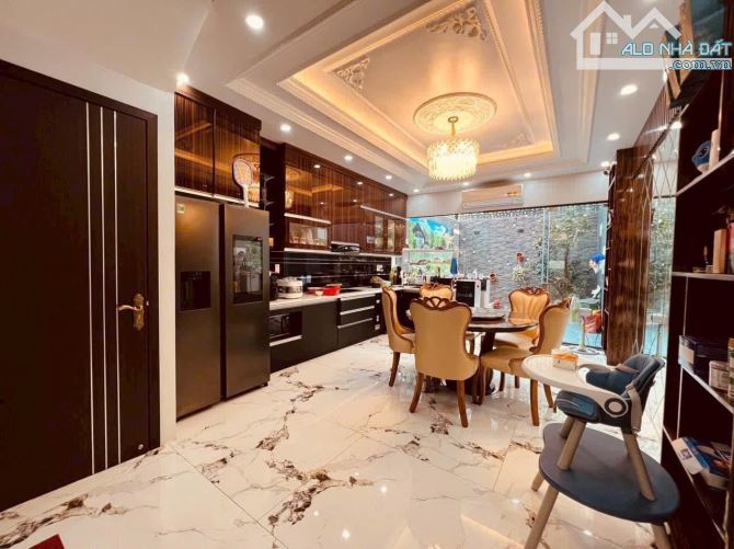 Bán nhà xây mới có thang máy 5 tầng tuyến 2 Văn Cao , Hải An, Hải Phòng