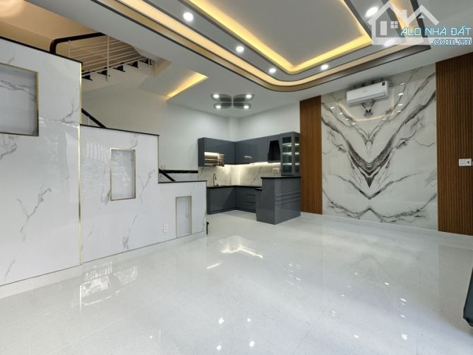 7 TỶ HƠN - NHÀ PHÚ NHUẬN KẾ PHAN XÍCH LONG - KHU AN NINH GẦN HẺM XE HƠI - 40M2 3 LẦU 4PN