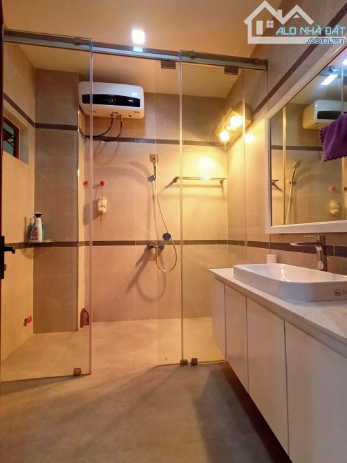 Bán nhà gốc dân khu phân lô Tuyến 2 Quán Nam. DT 90m2 x 4.5T - 10