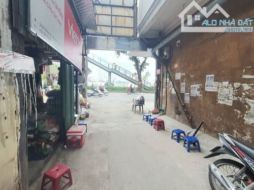 nhà kinh doanh đống đa  6,4 tỷ , dt 21m2 ,4 tầng, mt3,4m - 10