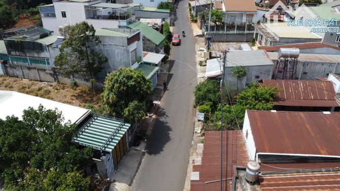 ĐẤT MẶT TIỀN LƯƠNG THẾ VINH, DT: 10,5X38M, TRIỀN CAO RÁO, H: TÂY, GIÁ: 8,9 TỈ - 2