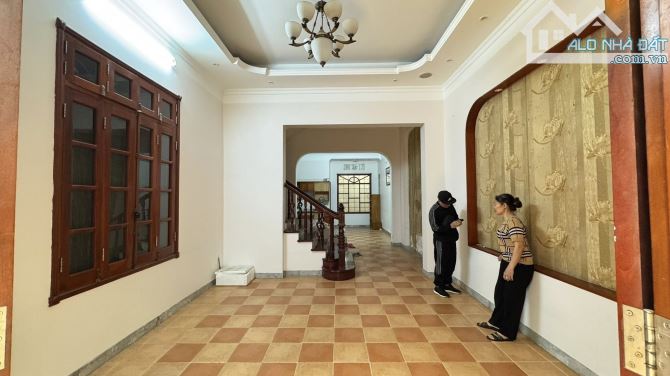 Nhà đẹp ở ngay Nguyễn Chí Thanh Đống Đa. Sổ A4 91m, 4 tầng 4 ngủ MT5m3 Giá 15.6 tỷ - 1