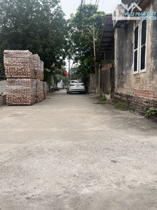 F0 bán 256m, rộng 14m chia được nhiều lô tại Tân Tiến, Văn Giang. Ngõ thông ô tô đánh võng - 1