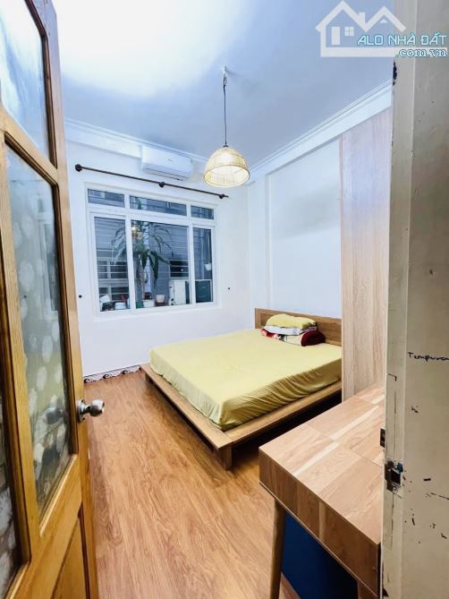 BÁN NHÀ PHỐ LÒ ĐÚC- MỘT NHÀ RA PHỐ- GẦN PHAN CHU TRINH- TT HOÀN KIẾM 18m2- 3 TẦNG- 6.1 TỶ - 1