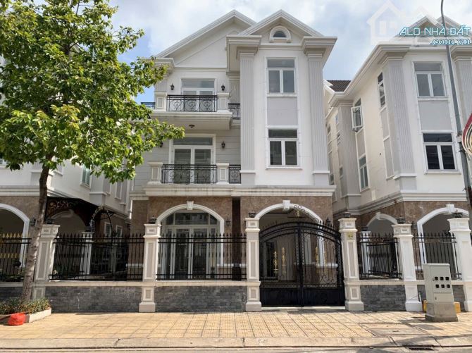 Biệt thự bạch đằng bình dương vị tri siêu vip  216m - 1