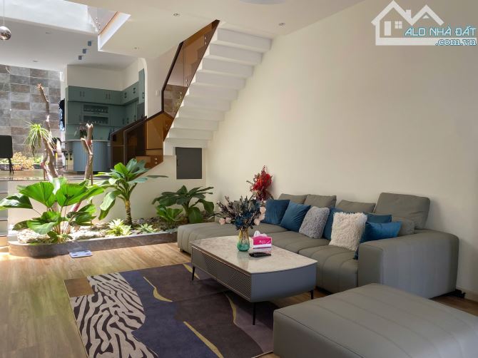BÁN BIỆT THỰ MINI HẺM NAM KỲ KHỞI NGHĨA ( DT: 139M2) 1TR2L + GIÁ 11 TỶ 5 - 1