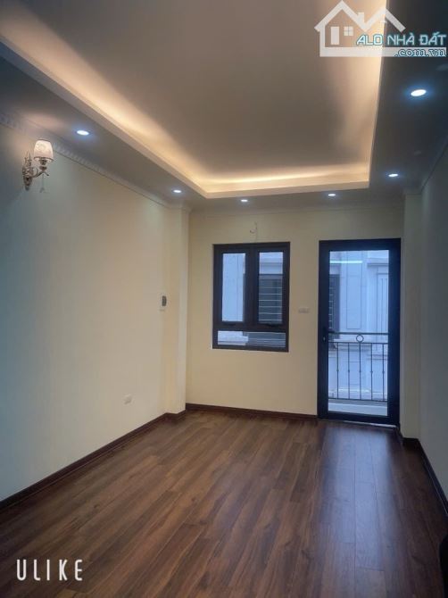 Bán nhà 32m2, 5.5 tầng, đẹp lung linh, không chung ngõ, Thạch Bàn, Long Biên - 1