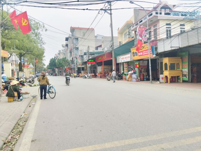HIẾM. 2,x tỷ ( x tiểu học ) nhập khẩu Đông Anh ,ô tô vào nhà , gần đường lớn ,nhiều ích - 1