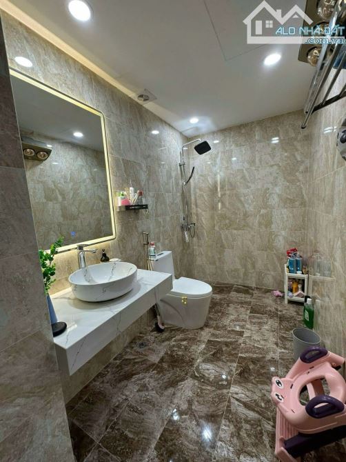 Cho thuê chung cư C14 Bắc Hà Tố Hữu, 2 ngủ 70m2 full đồ 10.5 triệu - 1
