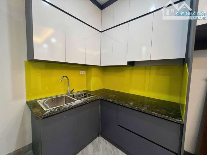 TRUNG TÂM QUẬN HOÀNG MAI- NHÀ XÂY MỚI TÂN MAI- 30M2- OTO ĐỖ CỔNG- GIÁ 6 TỶ3 - 1