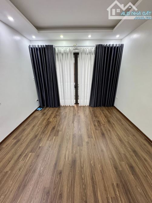 Mặt ngõ Láng, 10m ra ô tô tránh, ngõ thông, KD đỉnh, 52m 4 tầng 3.9m mặt, Giá 14 tỷ. - 1