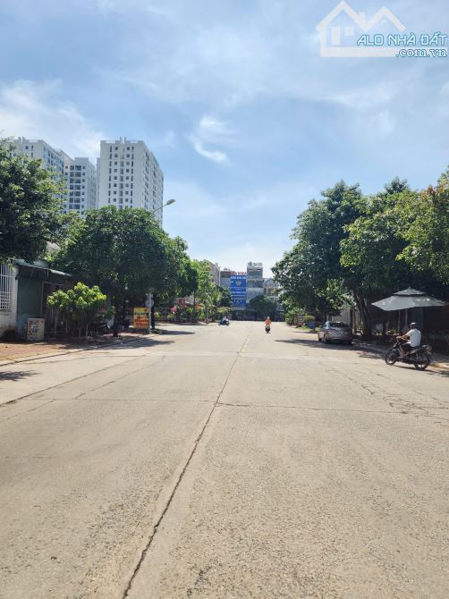 đất 90m2 4ty5TL  khu Vincom ngã tư 550, p.Dĩ An, Tp.Dĩ An - 1