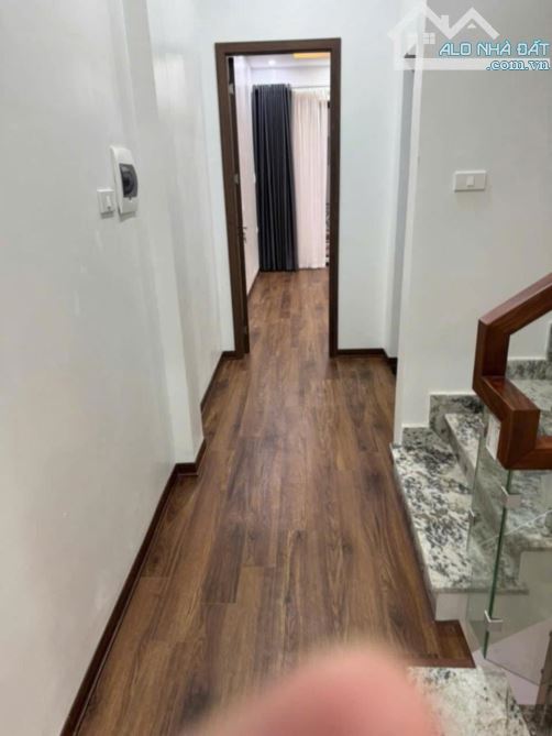 Bán căn nhà 52 m2 phân lô đường Láng, mặt tiền 4M, Kinh doanh sầm uất. - 1