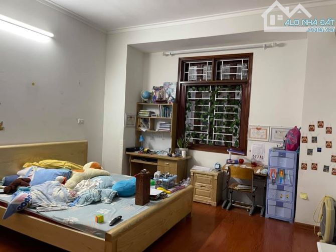 Bán nhà riêng phố Chùa Láng, Đống Đa. 106 m2, x 3T x Mt 5m. Lô góc 2 thoáng ngõ thông ô tô - 1