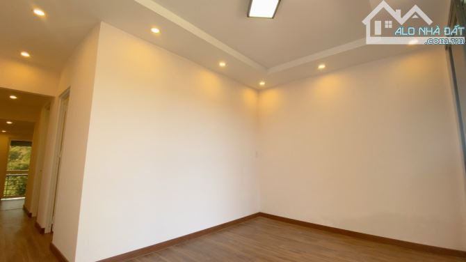 Nhà cấp 4 sổ riêng - đường oto - Hoàng Hoa Thám- Đà Lạt . giá 4 tỷ 8 view thông - 4