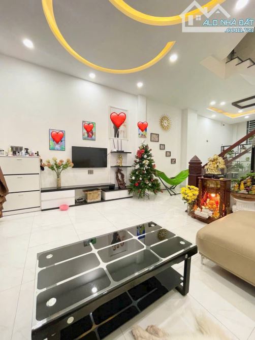 Nhà mới 3 tầng TP Nha Trang sau lưng cafe ngọc bích , đường ô tô 5m thông, gần KĐT VĐTrung - 1